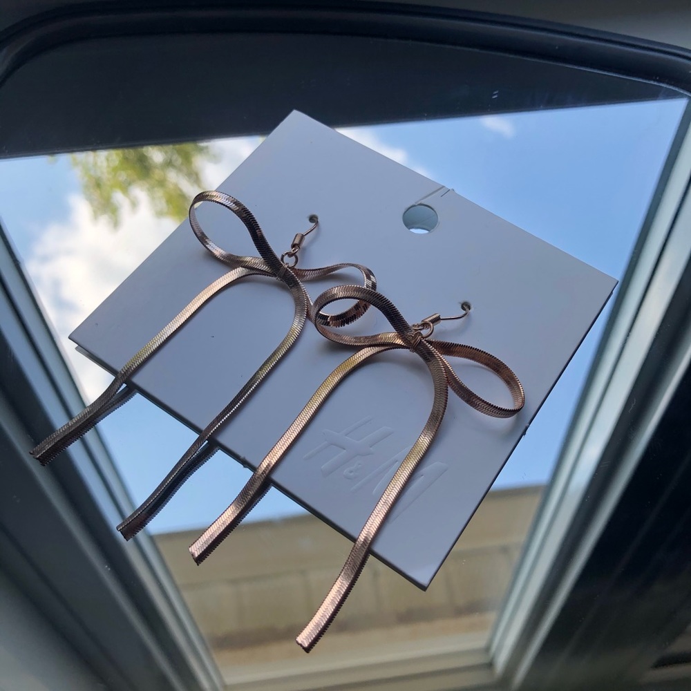 Rose Gold Bow Earrings